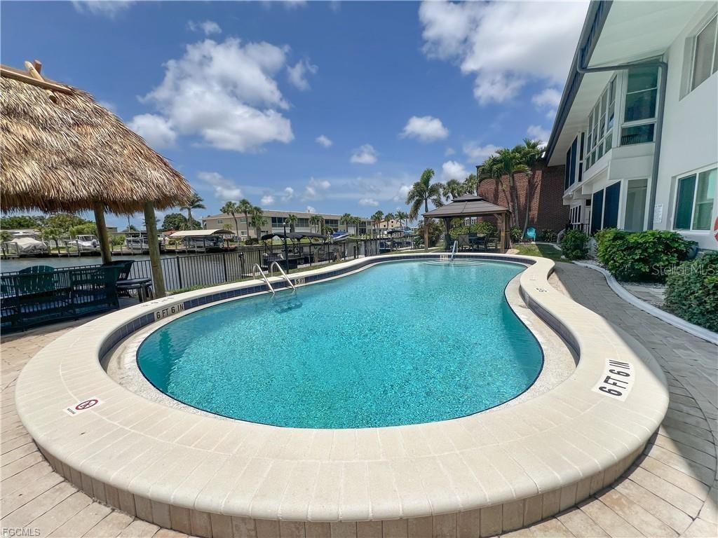 Image 4 of 15 For 632 Victoria Drive 103