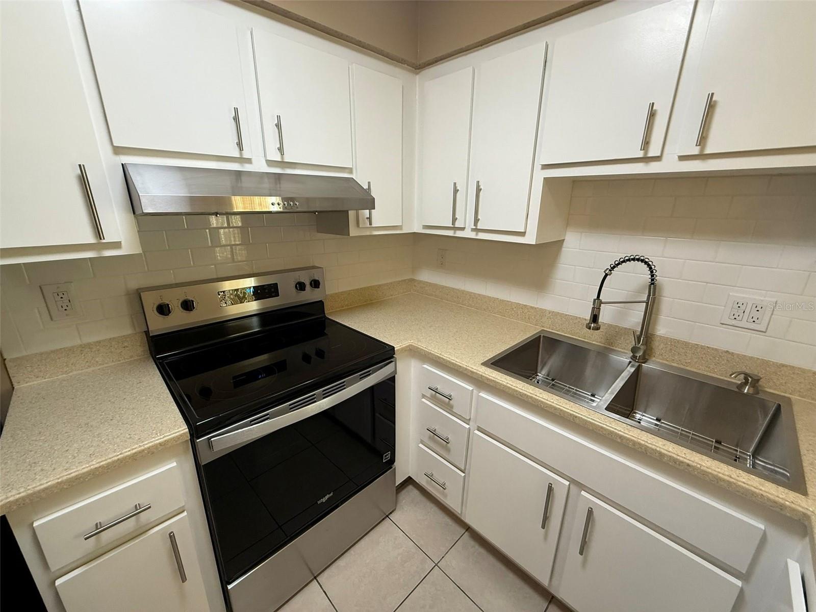 Image 6 of 9 For 21150 Gertrude Avenue J1