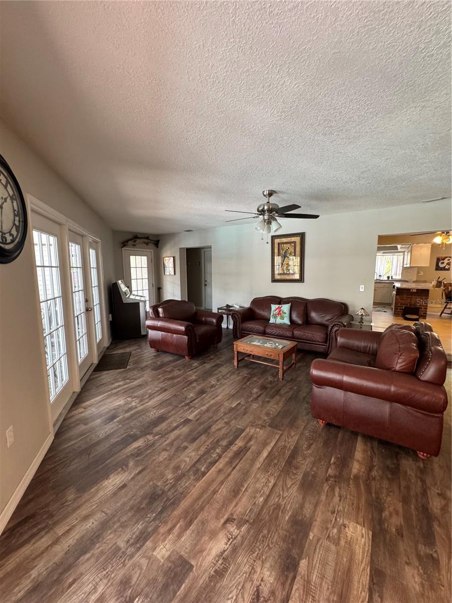 Image 20 of 38 For 701 Roanoke Place