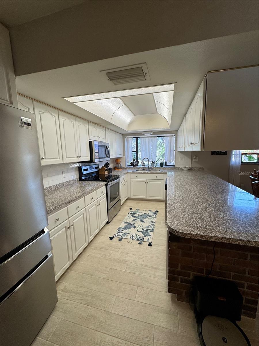 Image 27 of 38 For 701 Roanoke Place