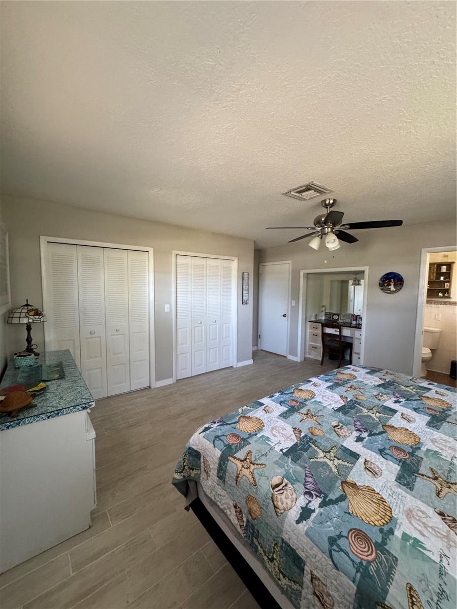 Image 36 of 38 For 701 Roanoke Place