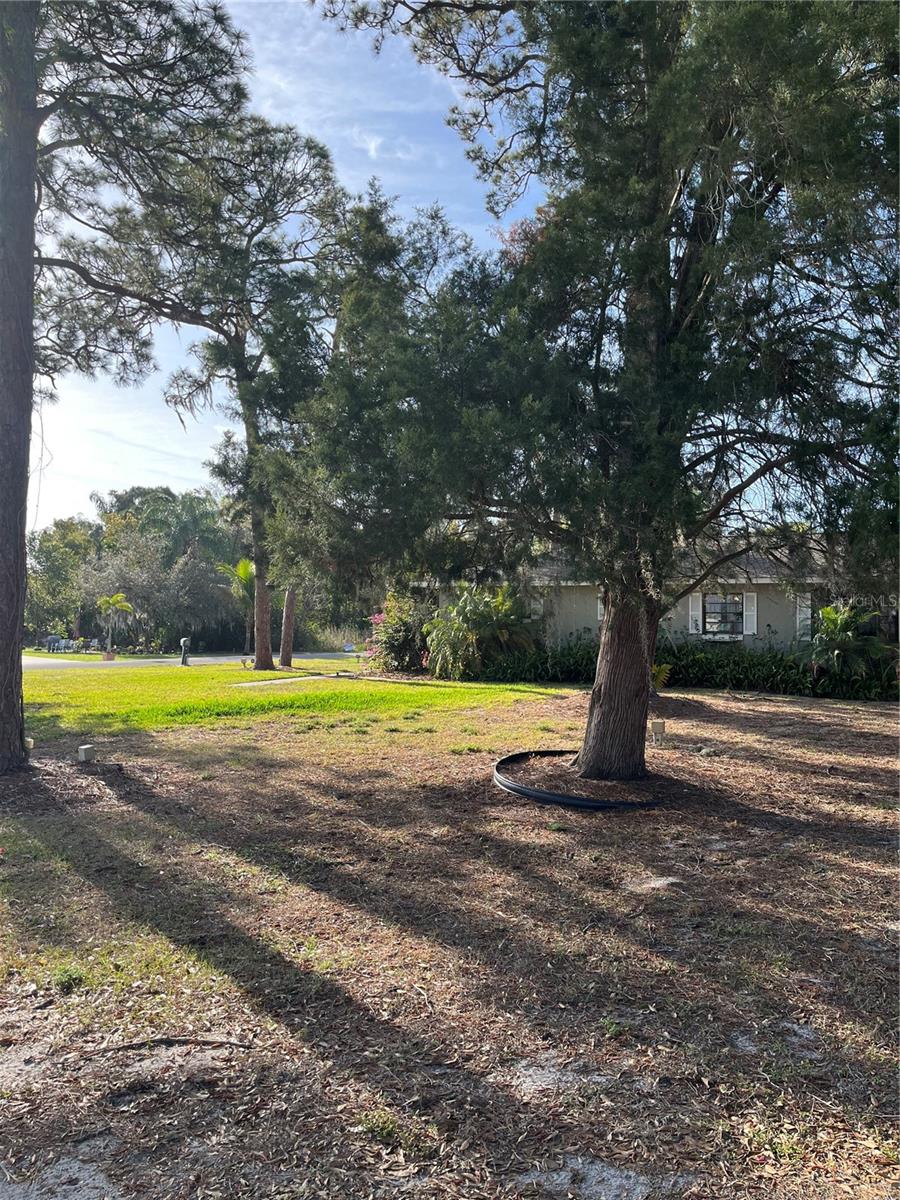 Image 6 of 38 For 701 Roanoke Place