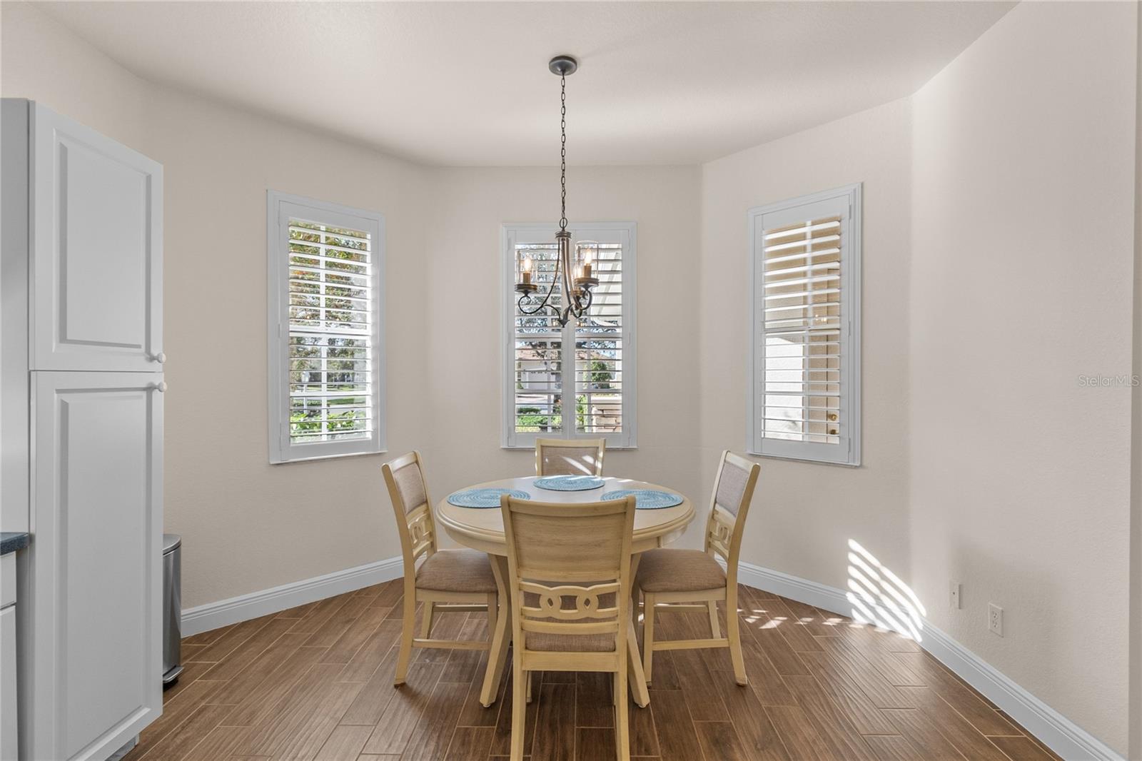 Image 16 of 53 For 1937 Scarlett Avenue