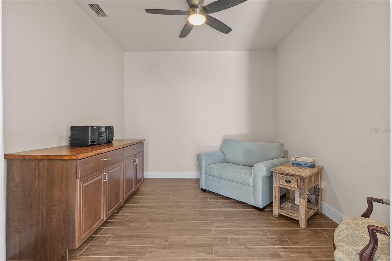 Image 18 of 53 For 1937 Scarlett Avenue