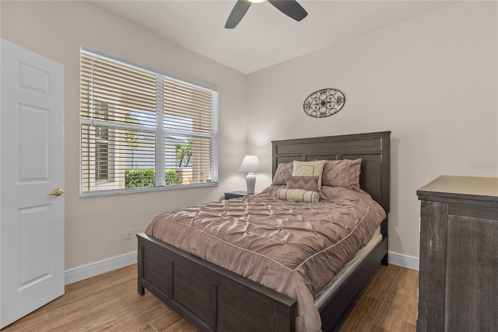 Image 24 of 53 For 1937 Scarlett Avenue