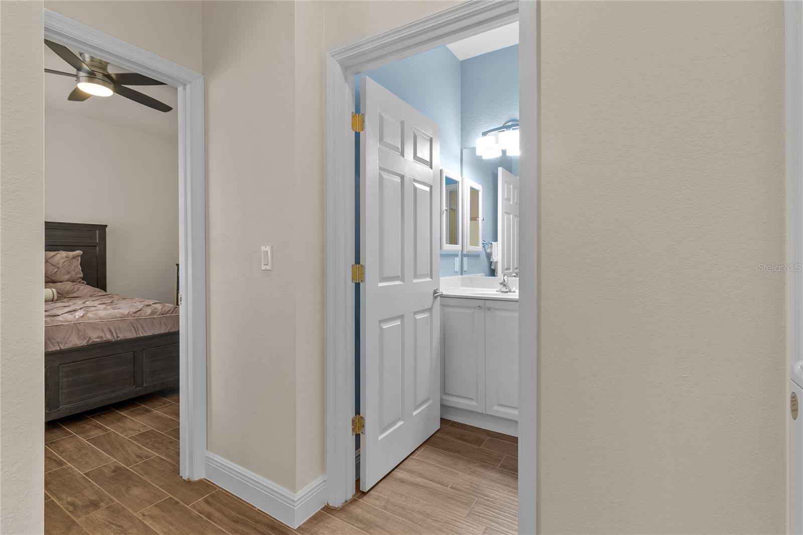 Image 26 of 53 For 1937 Scarlett Avenue