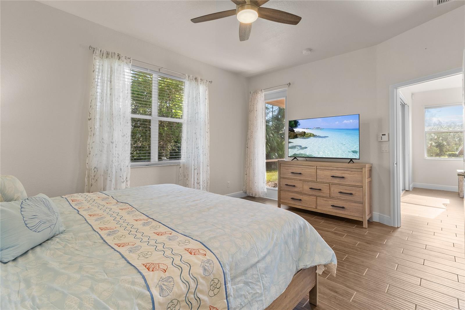 Image 31 of 53 For 1937 Scarlett Avenue