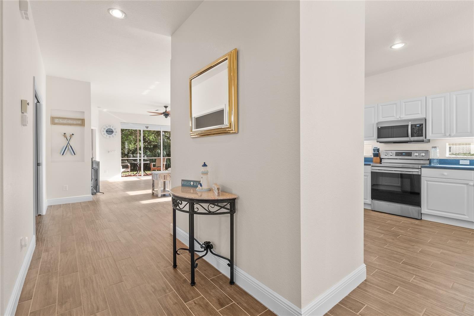 Image 4 of 53 For 1937 Scarlett Avenue