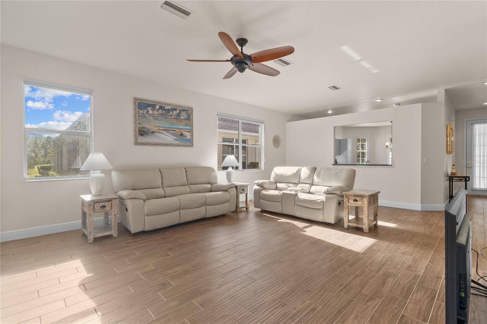 Image 6 of 53 For 1937 Scarlett Avenue