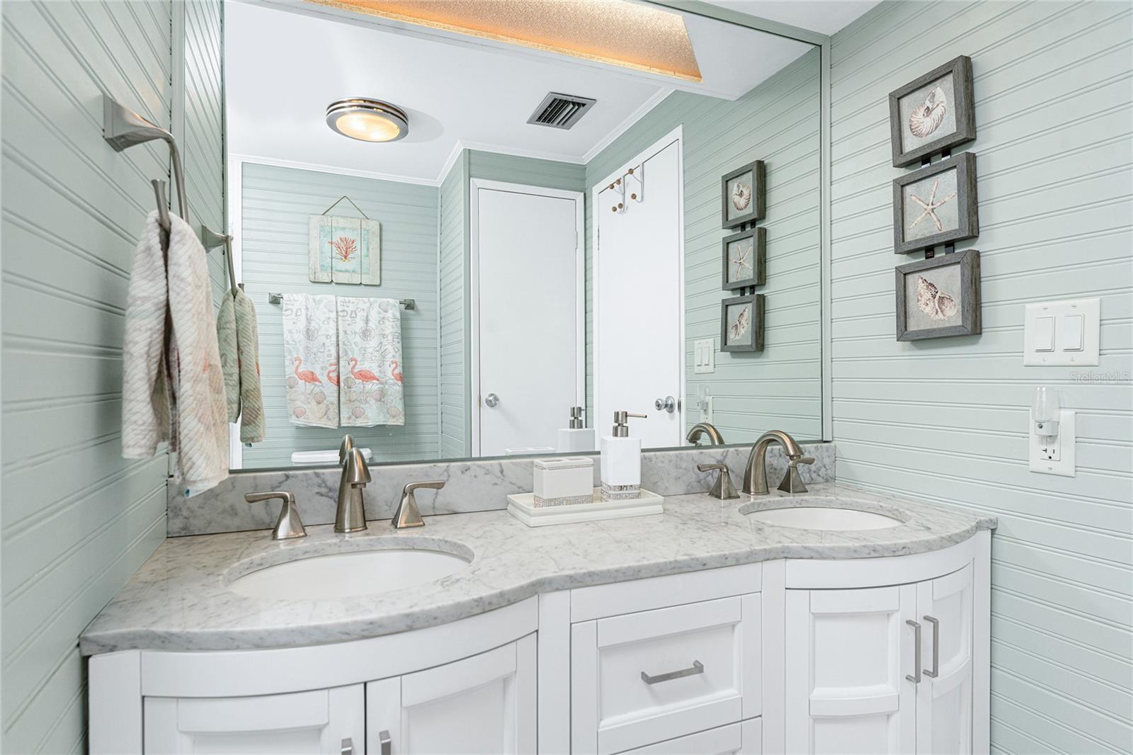 Image 29 of 59 For 6862 Holo Court