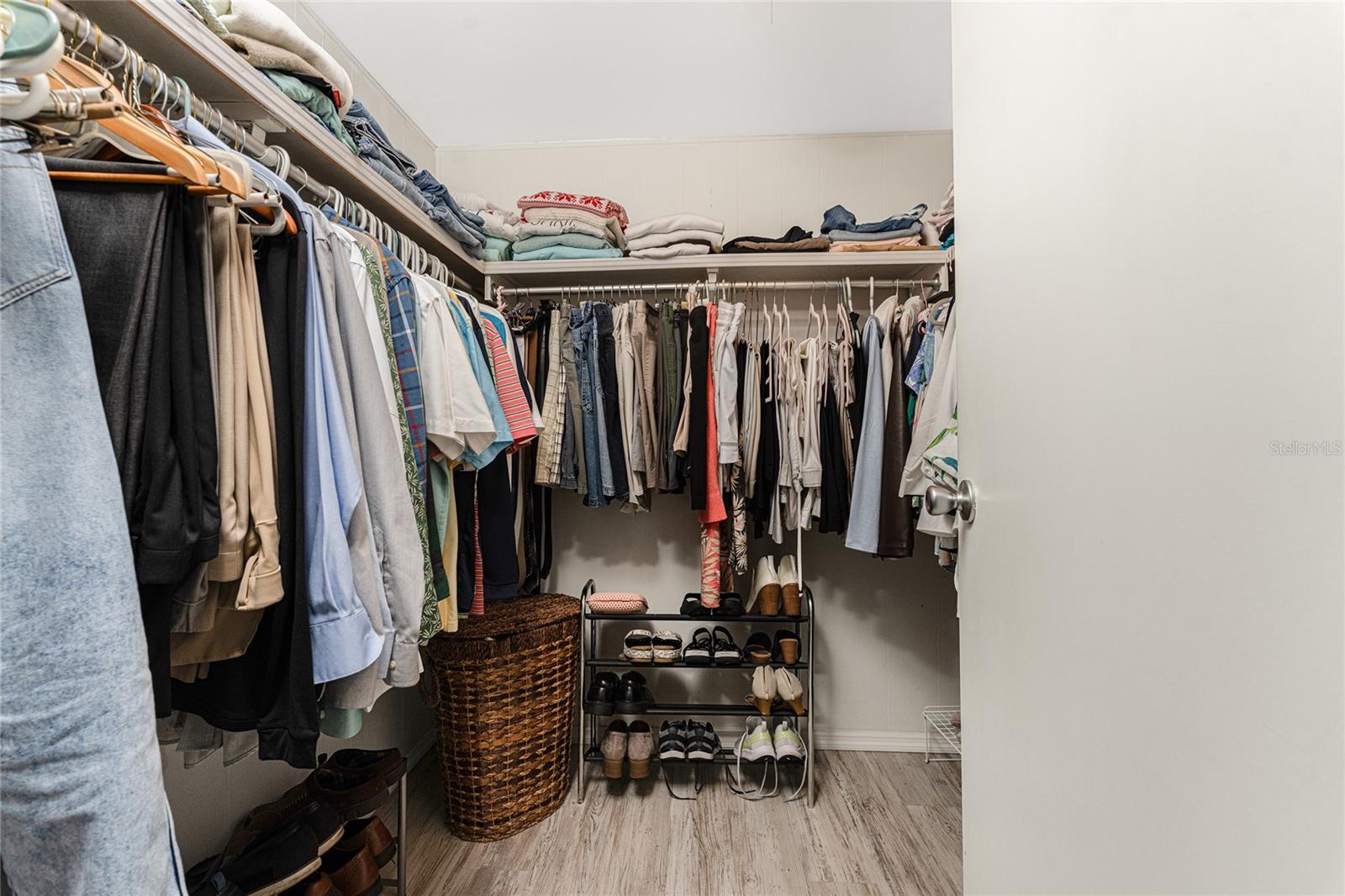 Image 33 of 59 For 6862 Holo Court