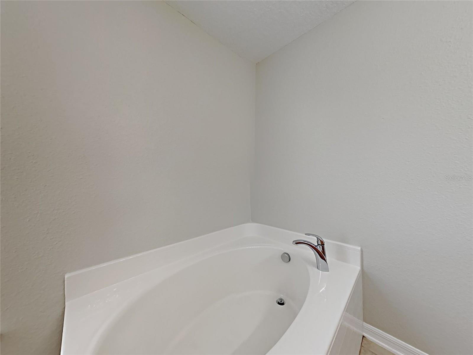 Image 18 of 27 For 358 Lake Shepard Drive