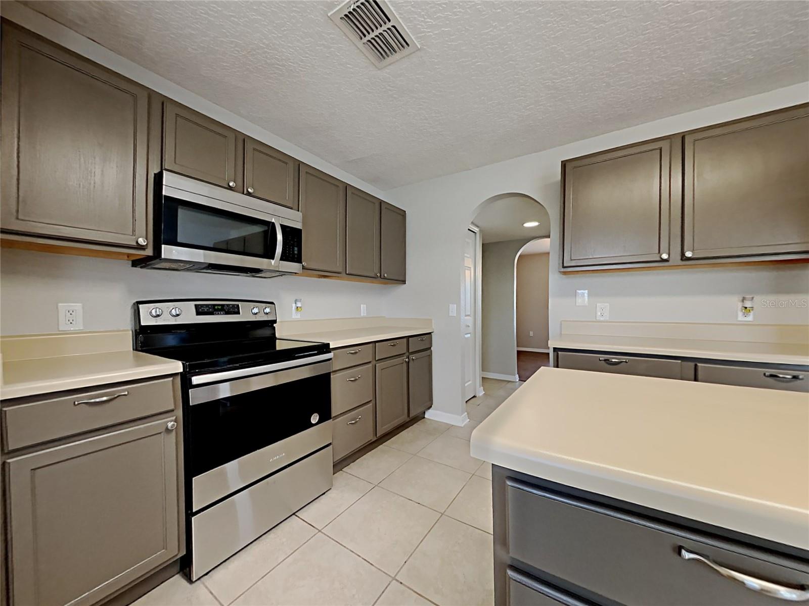 Image 7 of 27 For 358 Lake Shepard Drive