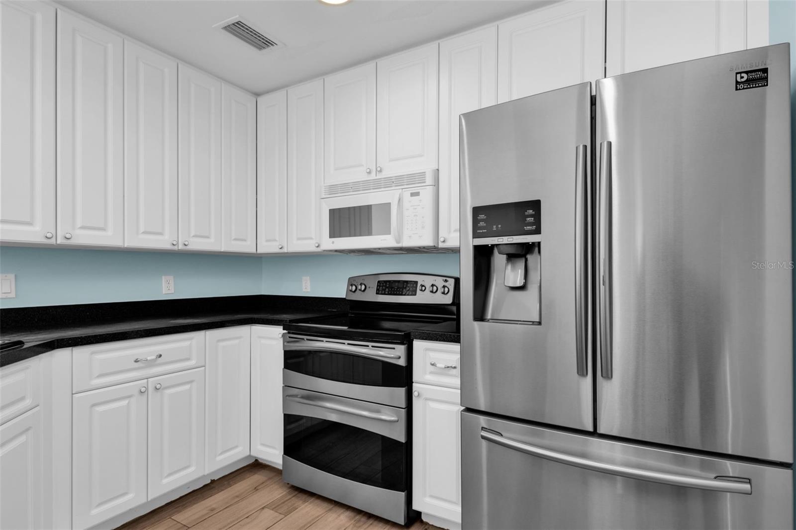 Image 11 of 68 For 255 End Drive 2211