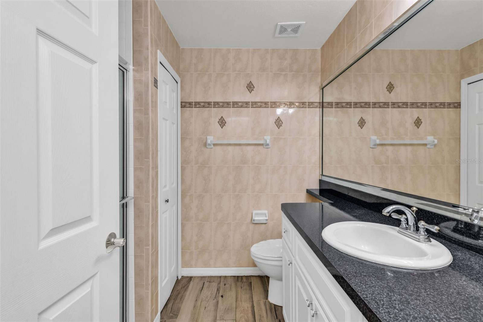 Image 17 of 68 For 255 End Drive 2211