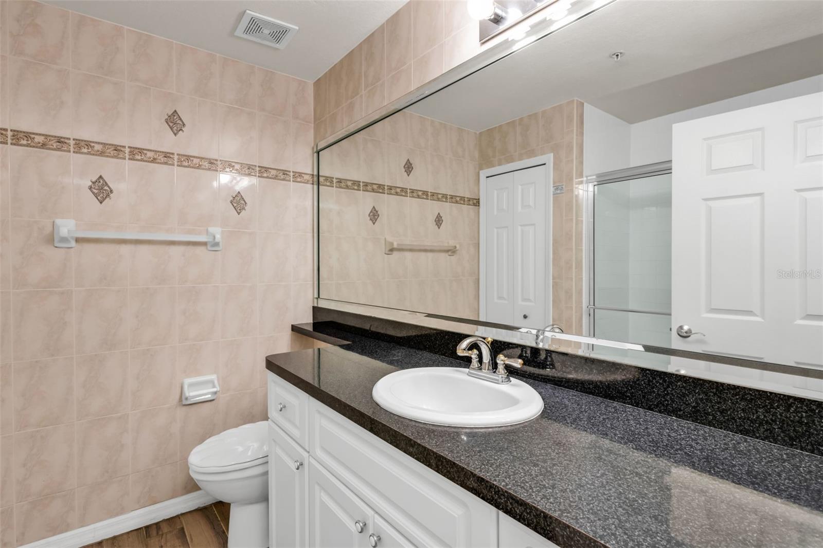 Image 18 of 68 For 255 End Drive 2211