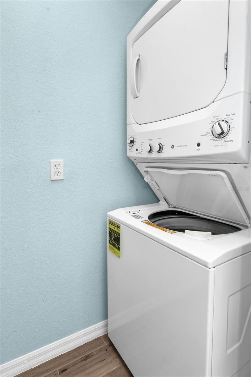 Image 25 of 68 For 255 End Drive 2211