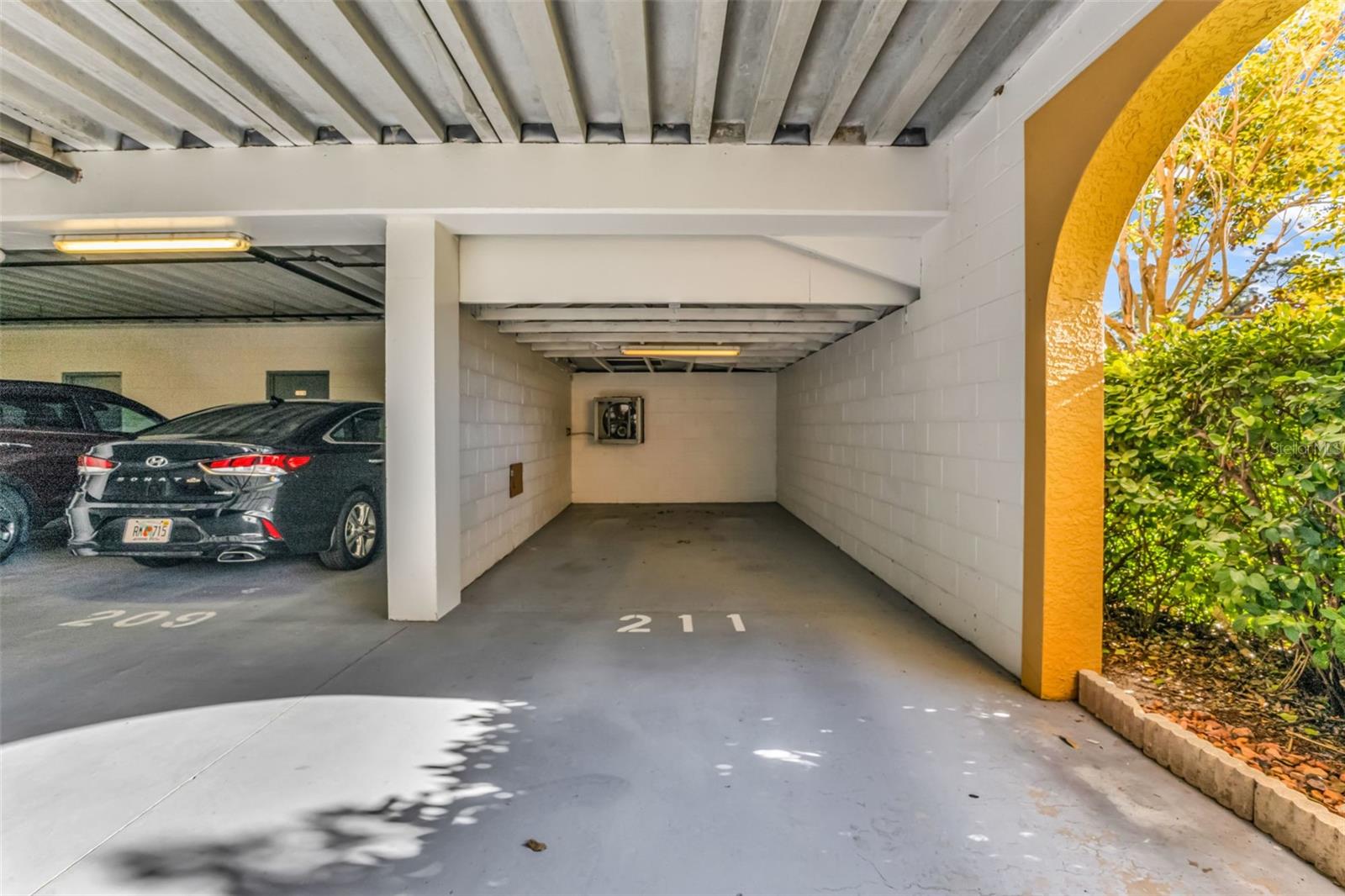 Image 29 of 68 For 255 End Drive 2211