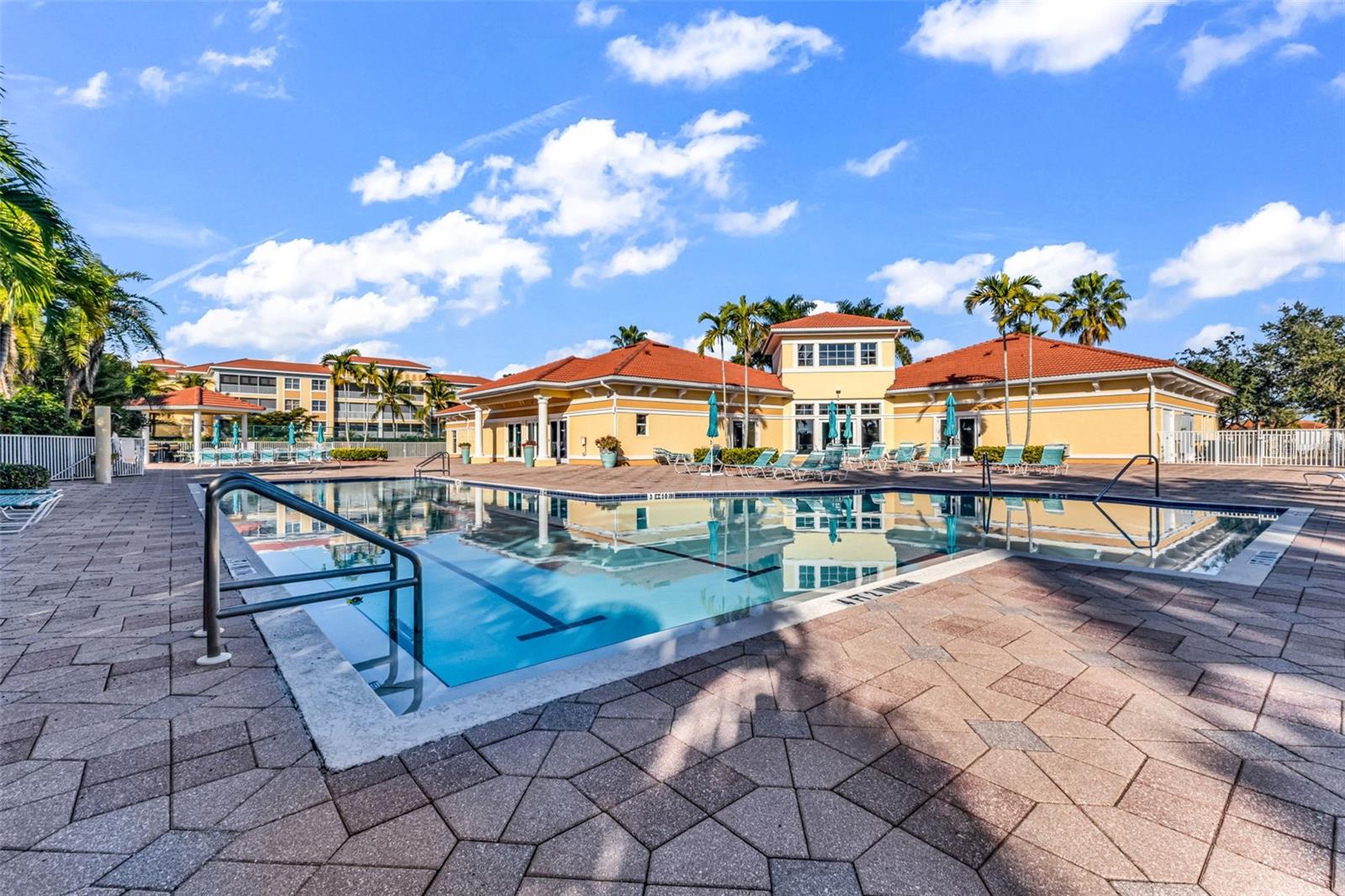 Image 36 of 68 For 255 End Drive 2211