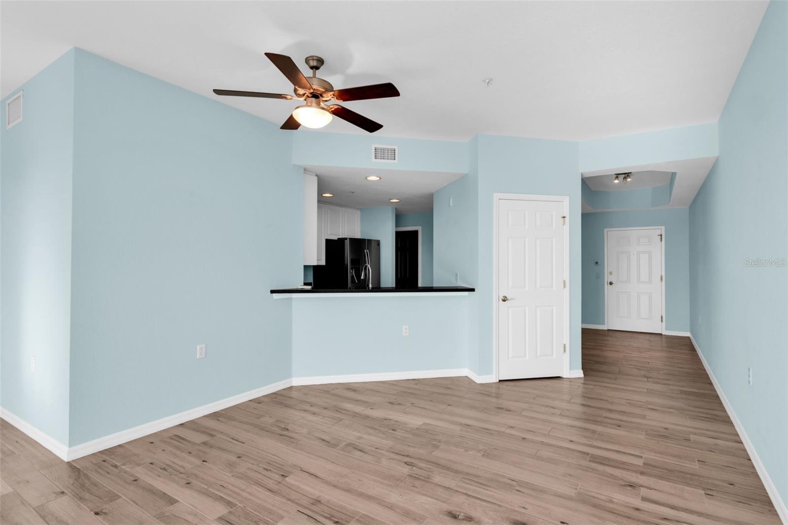 Image 8 of 68 For 255 End Drive 2211