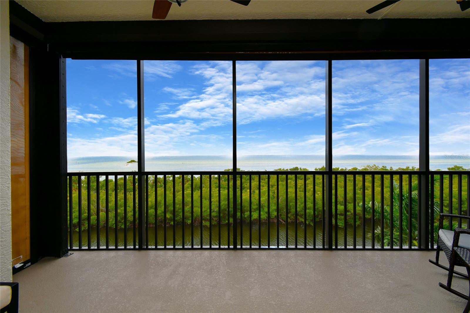 Image 20 of 42 For 3321 Sunset Key Circle 408