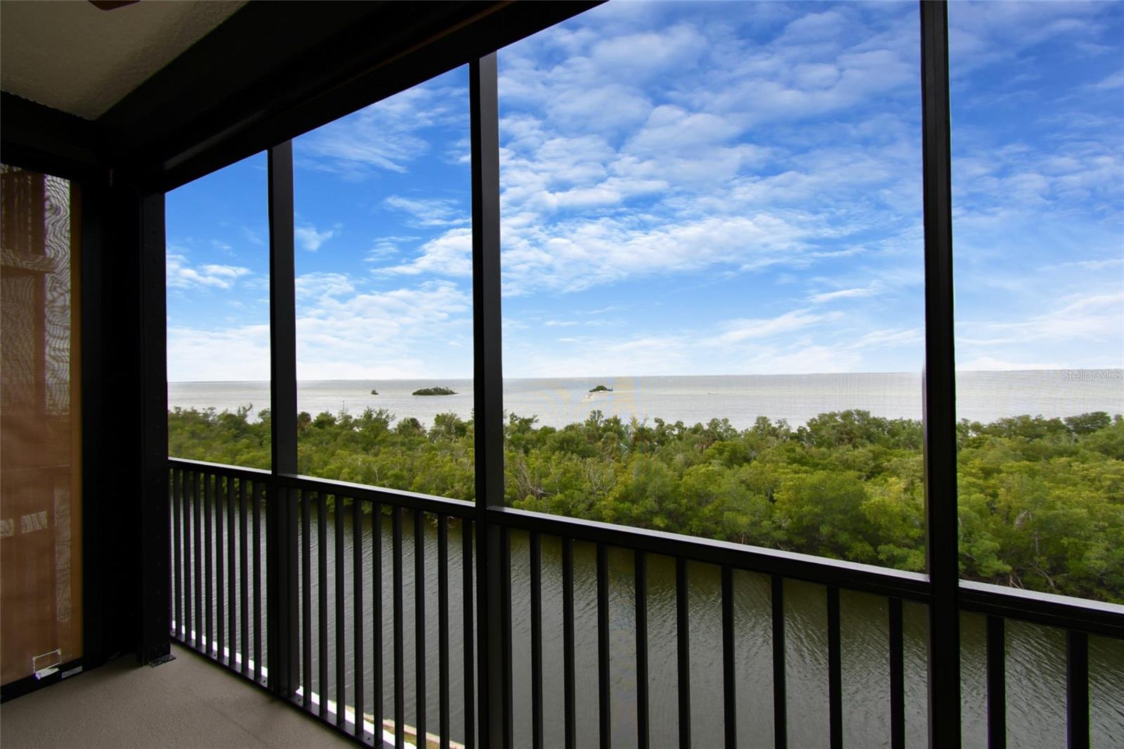 Image 21 of 42 For 3321 Sunset Key Circle 408