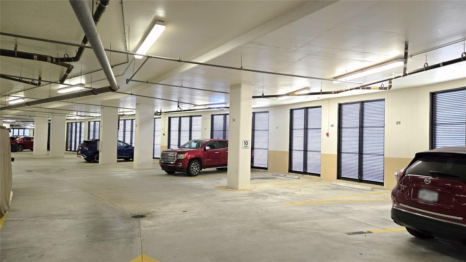 Image 36 of 42 For 3321 Sunset Key Circle 408