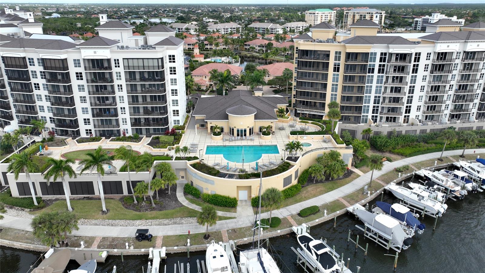 Image 40 of 42 For 3321 Sunset Key Circle 408