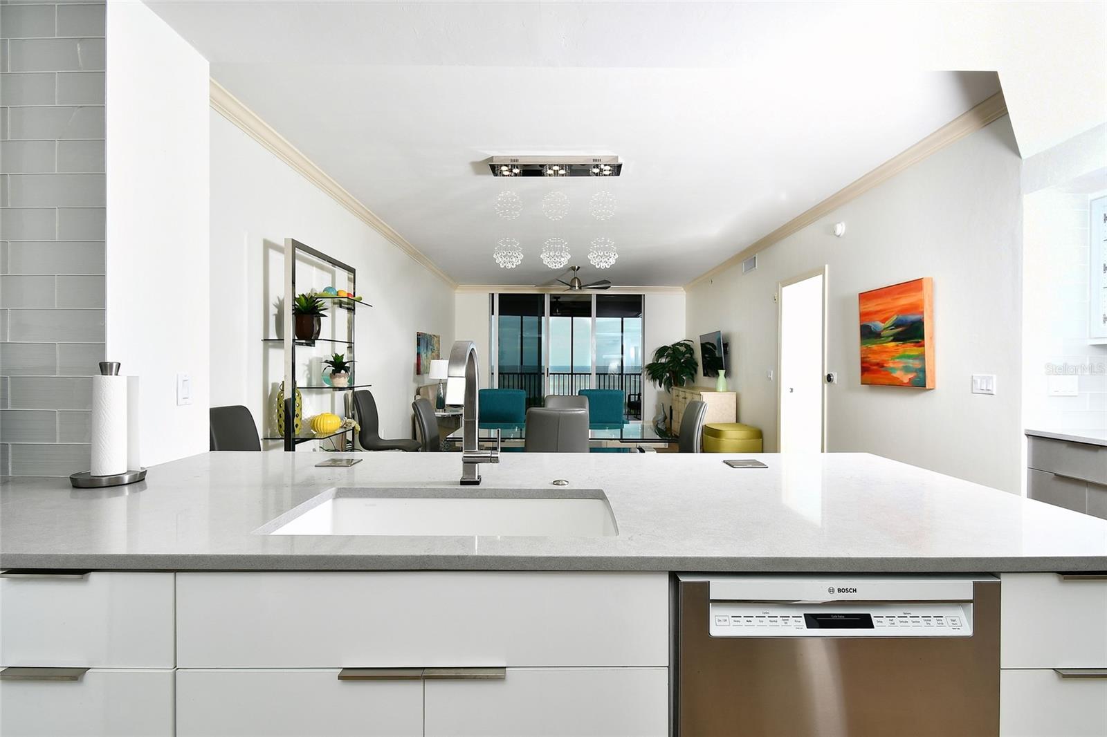 Image 6 of 42 For 3321 Sunset Key Circle 408