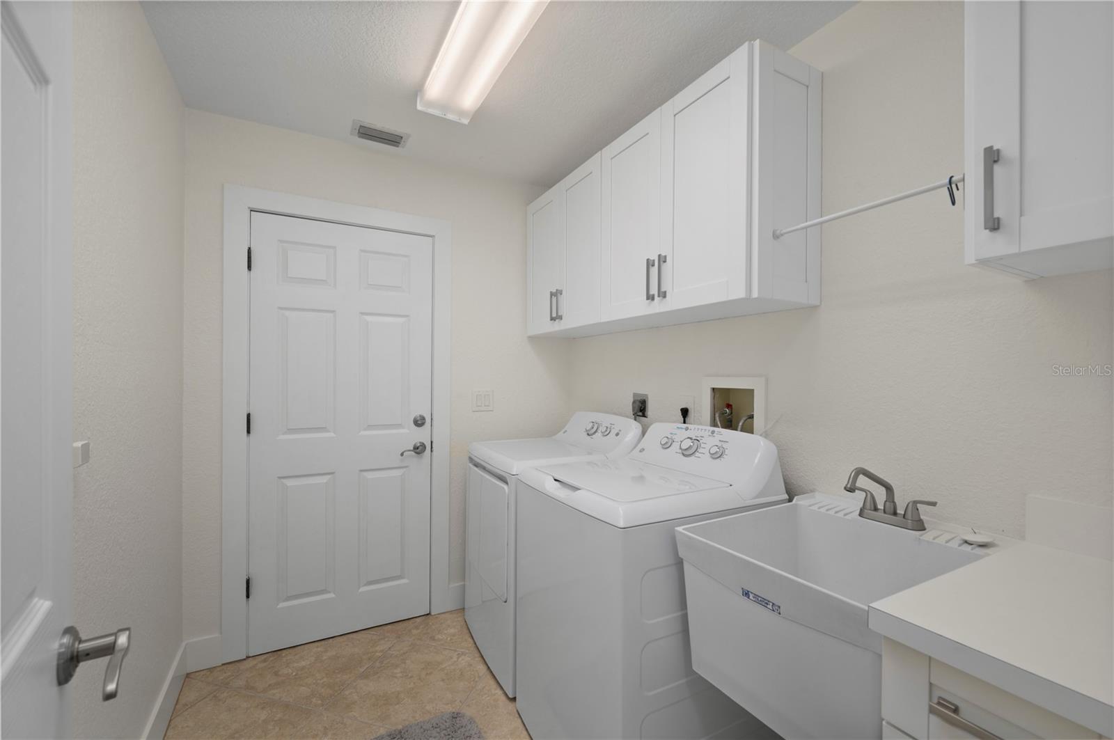 Image 37 of 62 For 3672 Peace River Drive