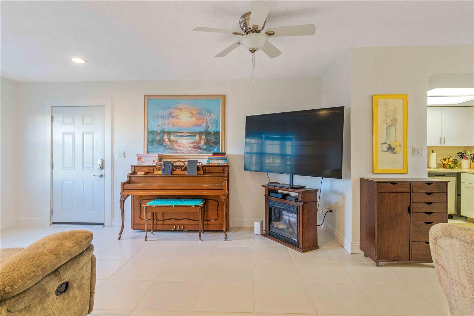 Image 12 of 36 For 4158 Tamiami Trail G2