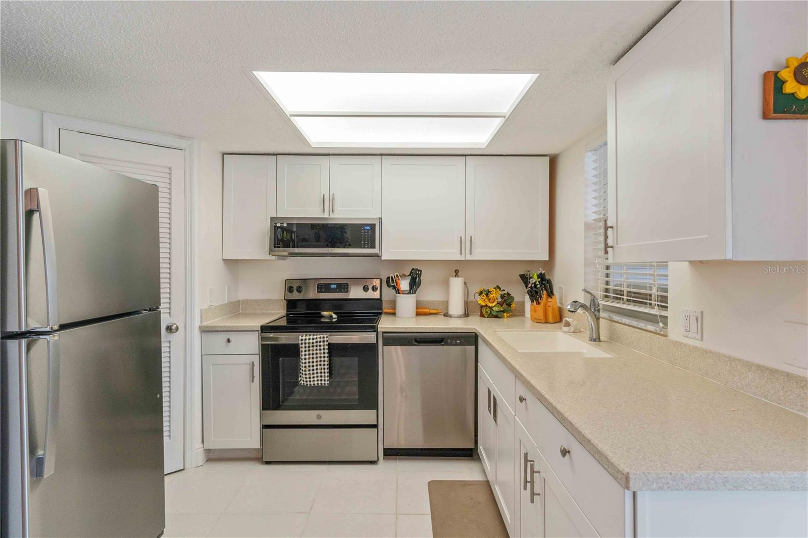 Image 17 of 36 For 4158 Tamiami Trail G2