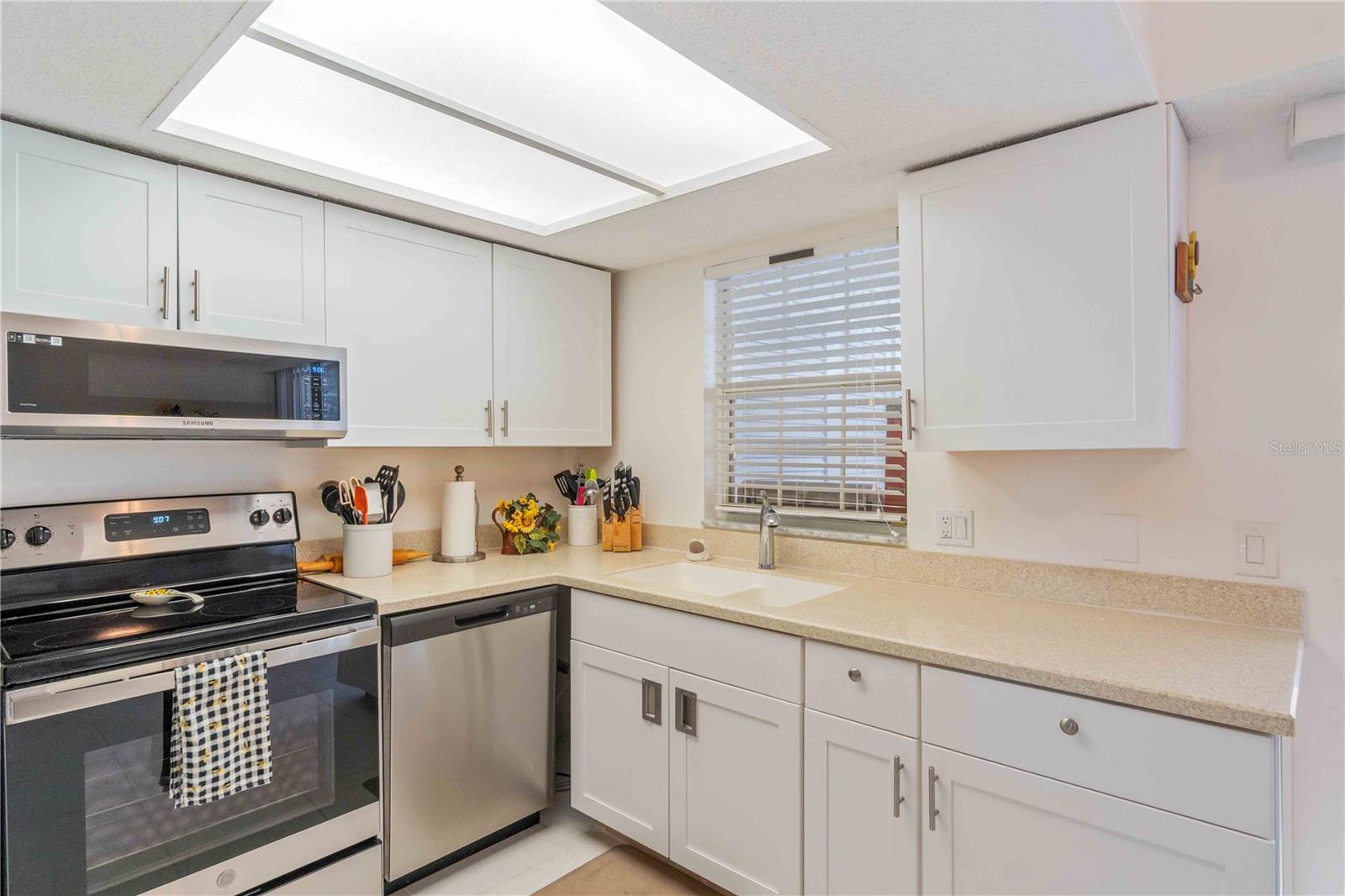 Image 22 of 36 For 4158 Tamiami Trail G2