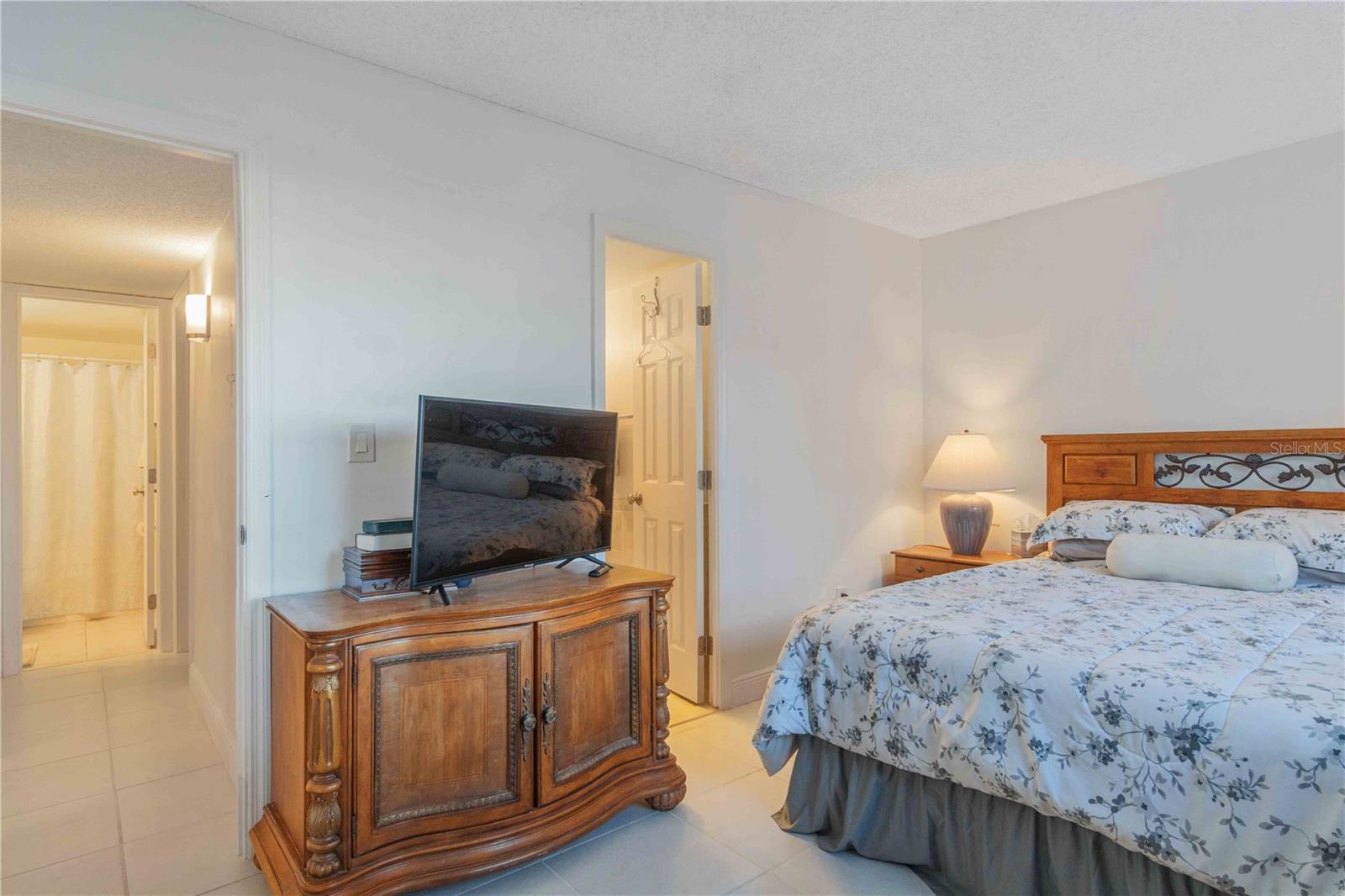 Image 28 of 36 For 4158 Tamiami Trail G2