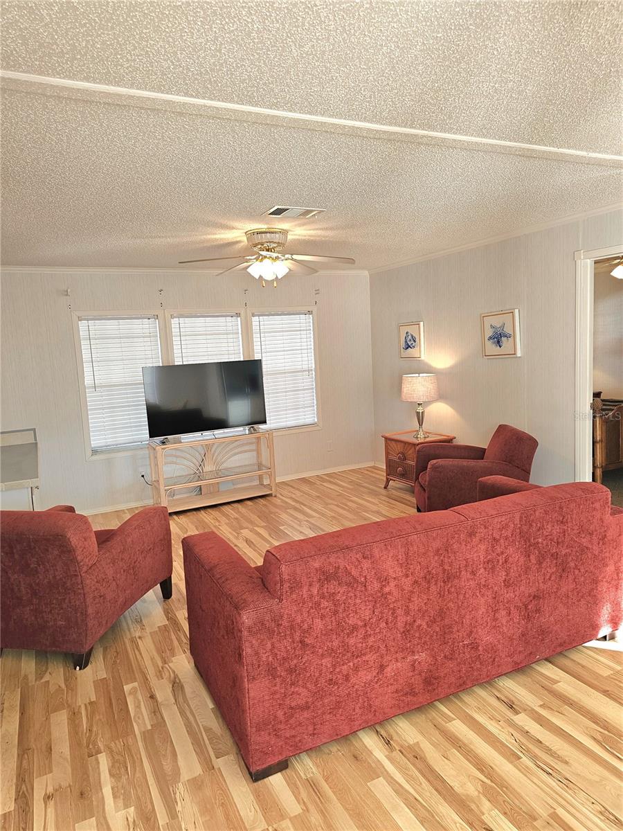 Image 12 of 43 For 65 Windmill Blvd Boulevard