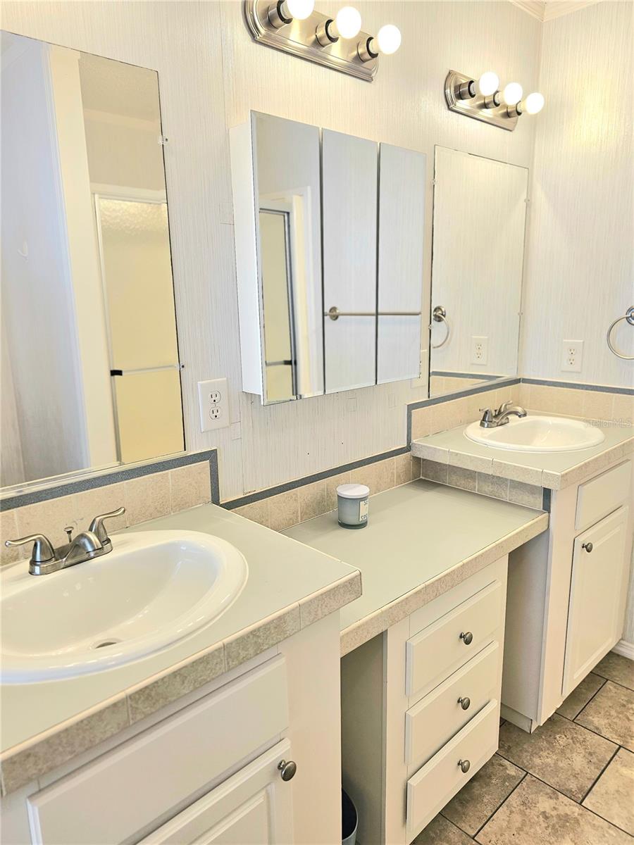 Image 20 of 43 For 65 Windmill Blvd Boulevard