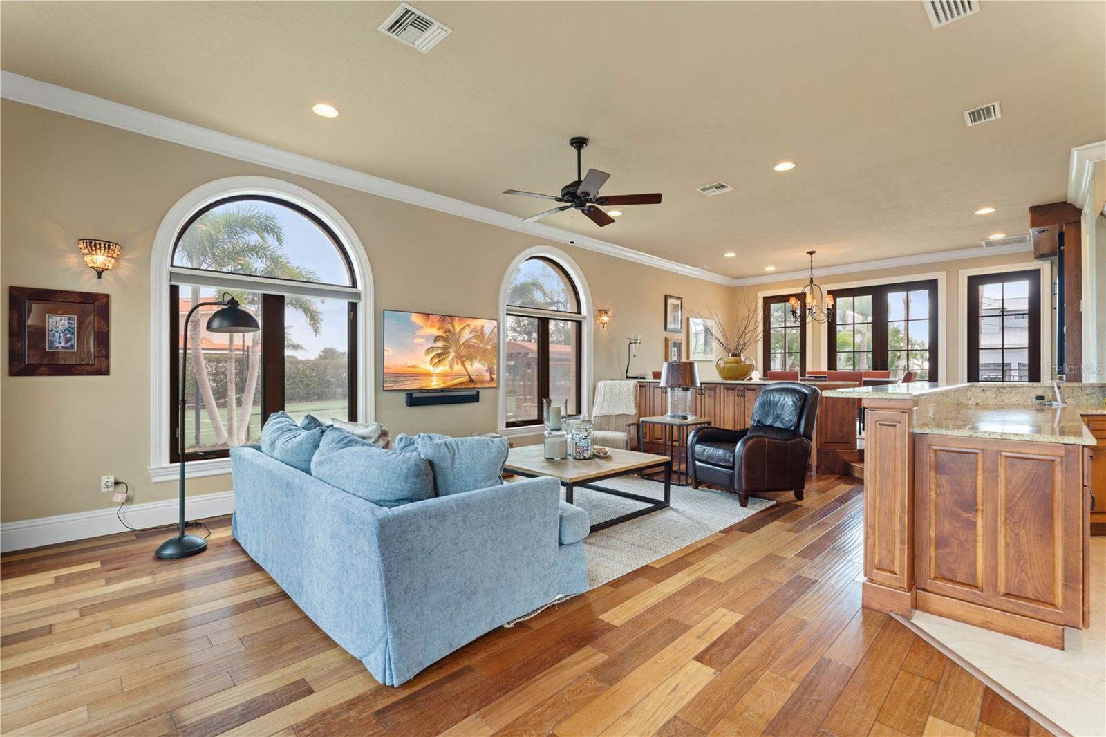 Image 33 of 90 For 4469 Harbor Boulevard