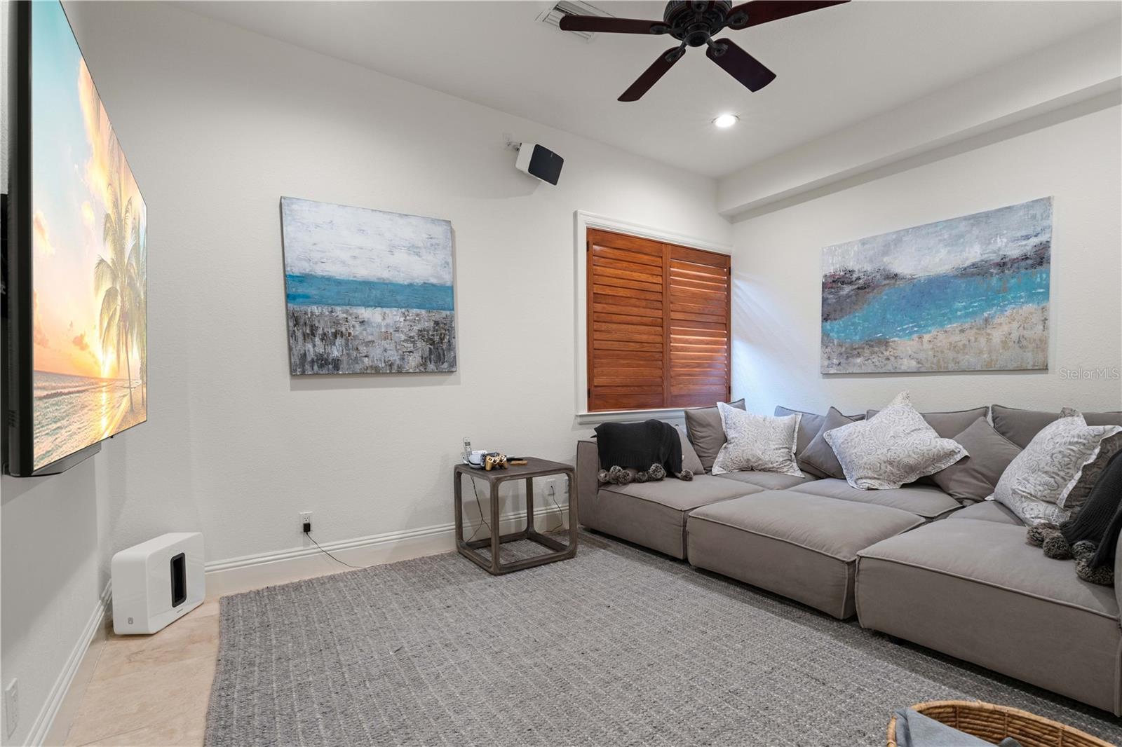 Image 41 of 90 For 4469 Harbor Boulevard