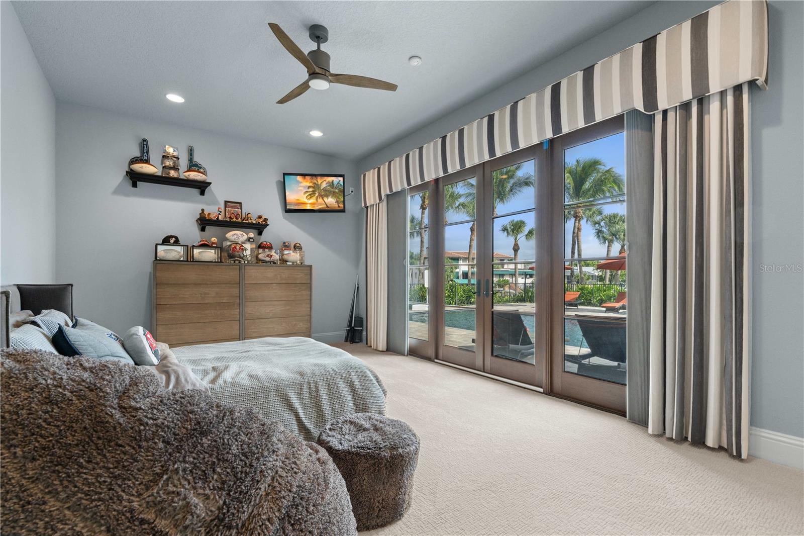 Image 46 of 90 For 4469 Harbor Boulevard