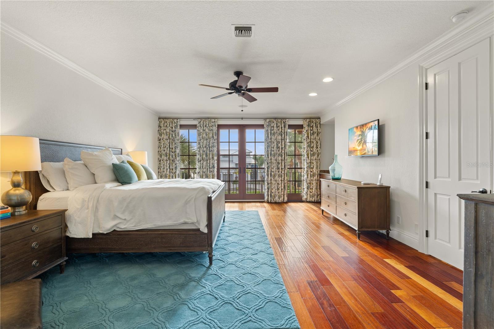 Image 55 of 90 For 4469 Harbor Boulevard