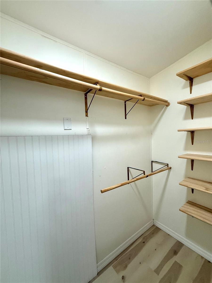 Image 17 of 58 For 5516 Maze Drive