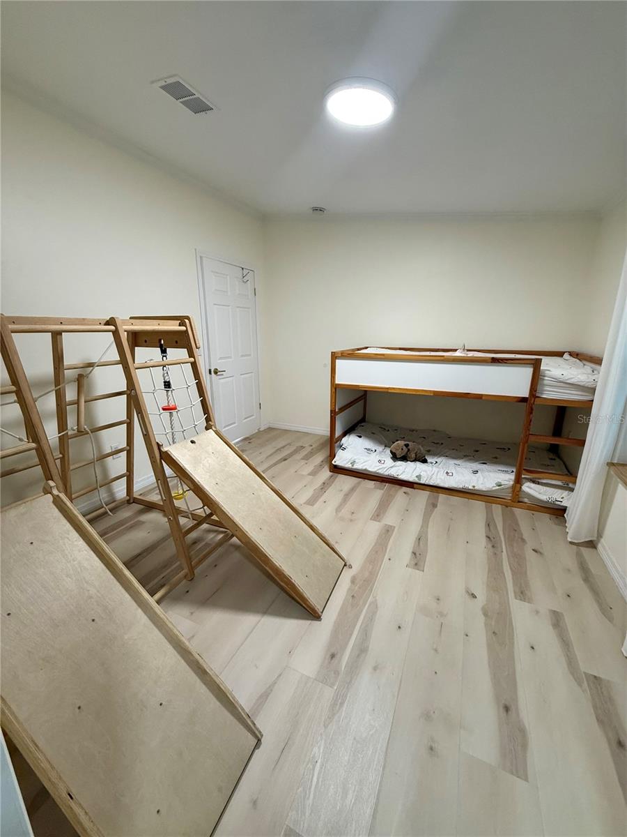 Image 19 of 58 For 5516 Maze Drive