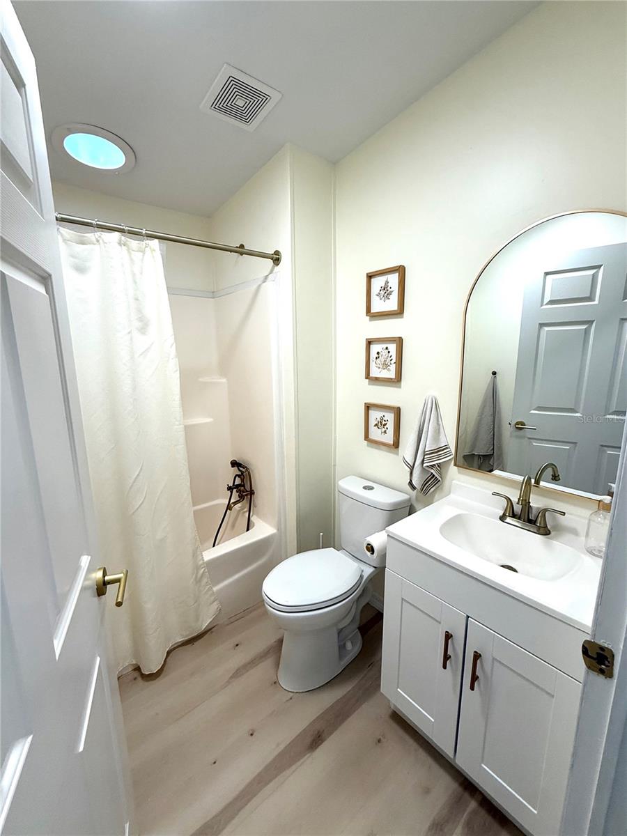 Image 21 of 58 For 5516 Maze Drive