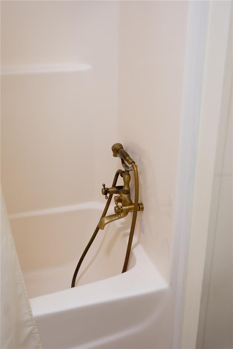 Image 22 of 58 For 5516 Maze Drive