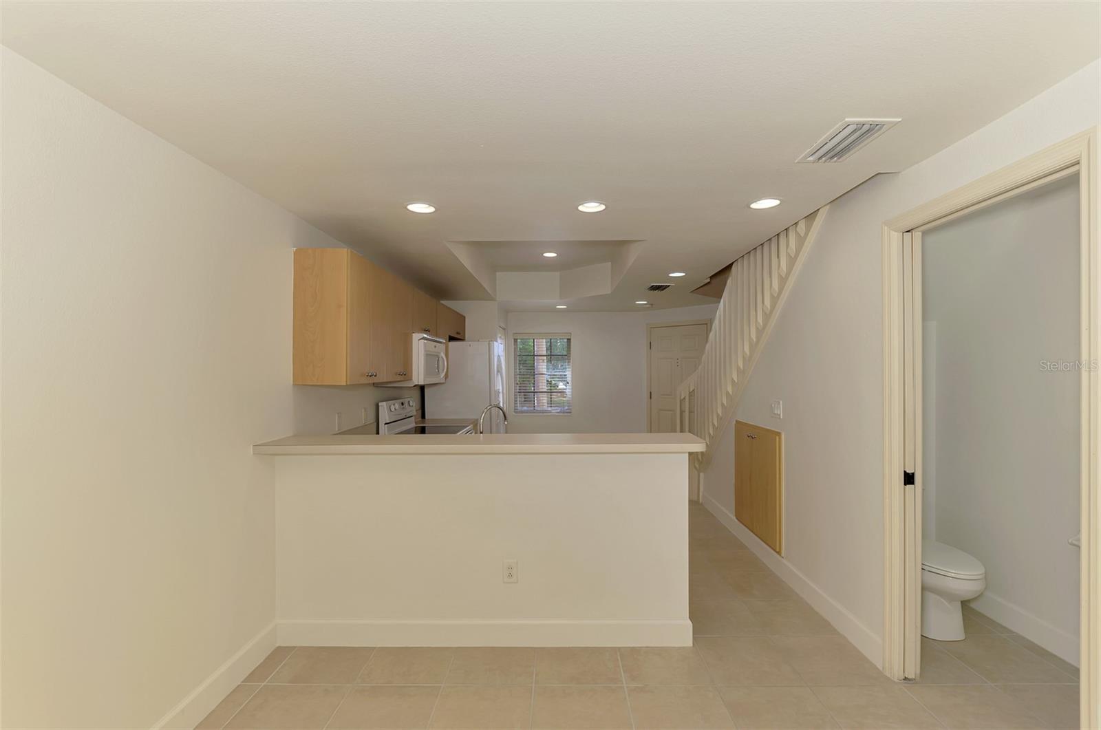 Image 18 of 52 For 1246 Rio De Janeiro Avenue 510