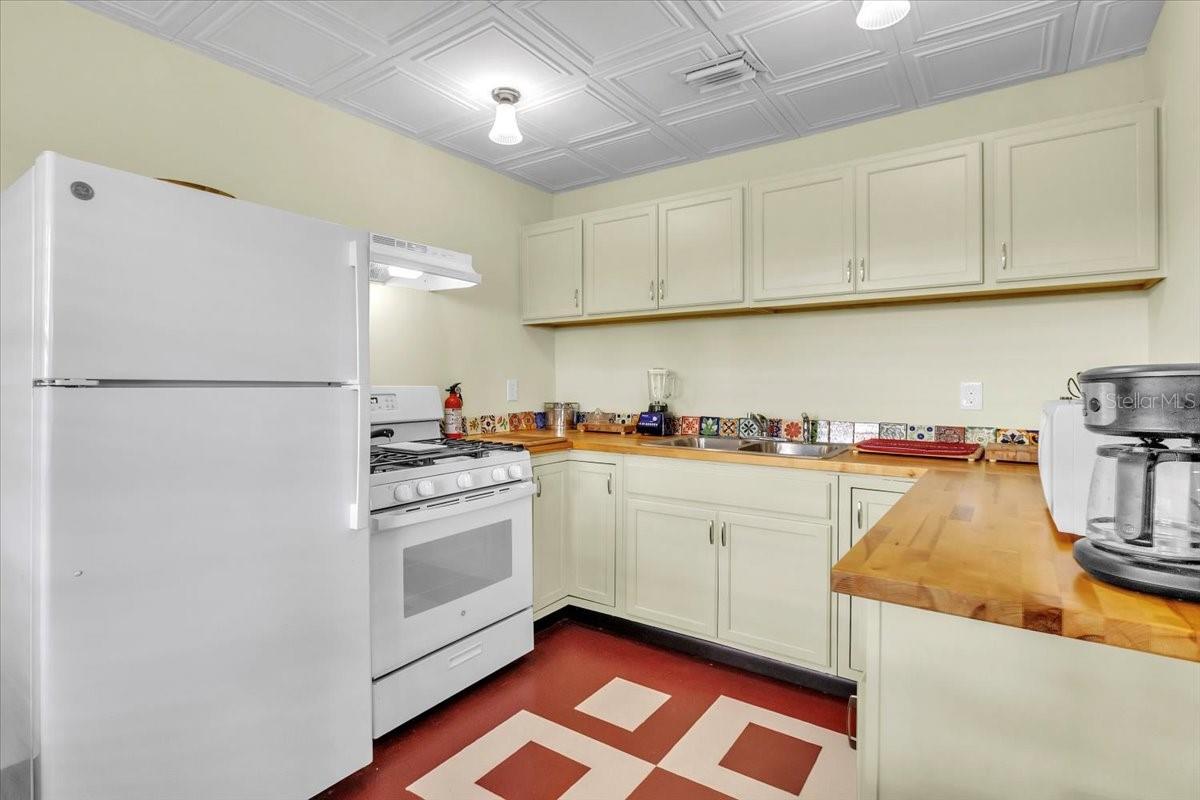 Image 10 of 39 For 1437 Coral Ridge Drive