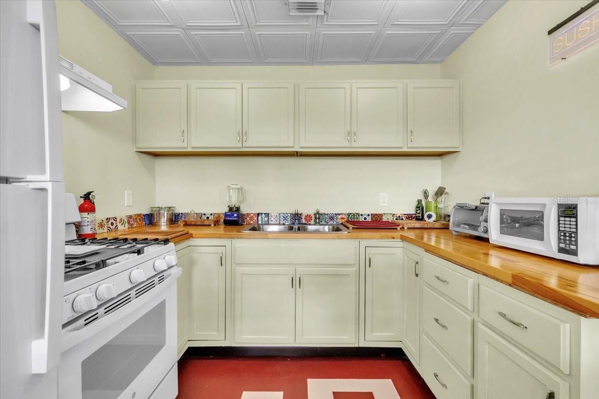 Image 11 of 39 For 1437 Coral Ridge Drive