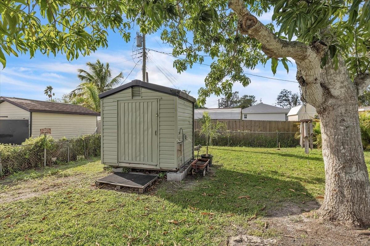 Image 28 of 39 For 1437 Coral Ridge Drive