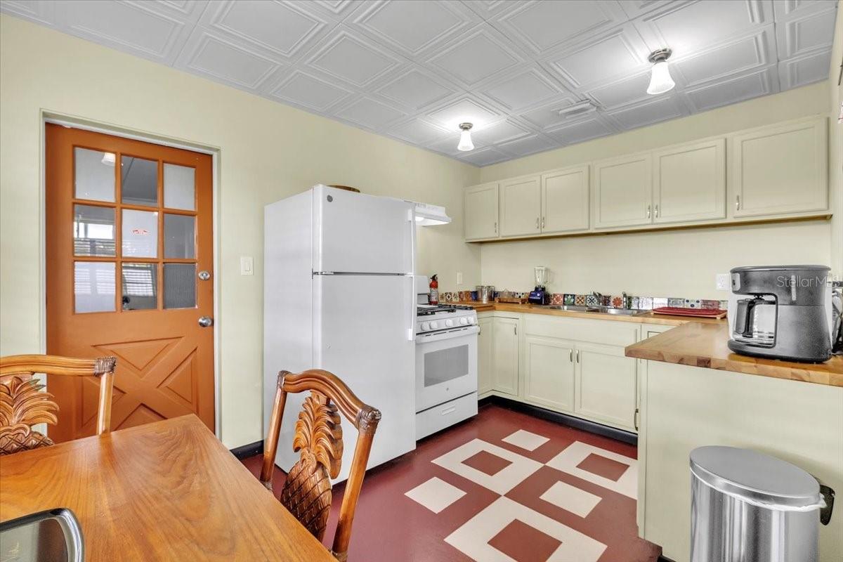 Image 9 of 39 For 1437 Coral Ridge Drive