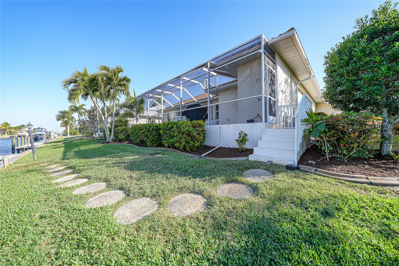 Image 14 of 67 For 43 Tropicana Drive